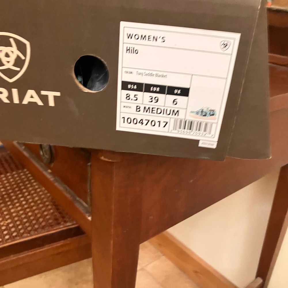 Ariat Women's Hilo in Black and White